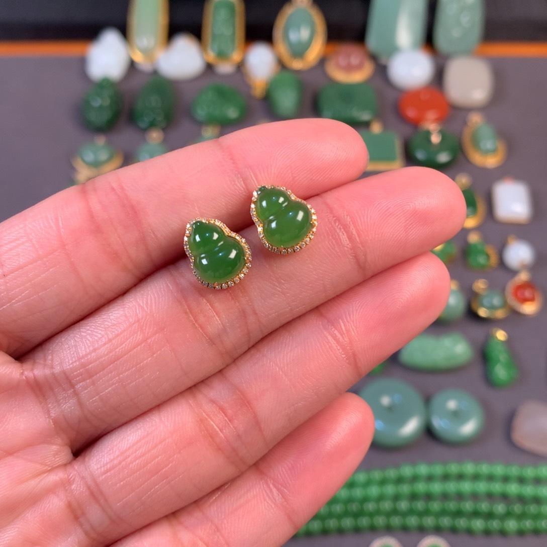 和田玉颈饰18K金镶嵌