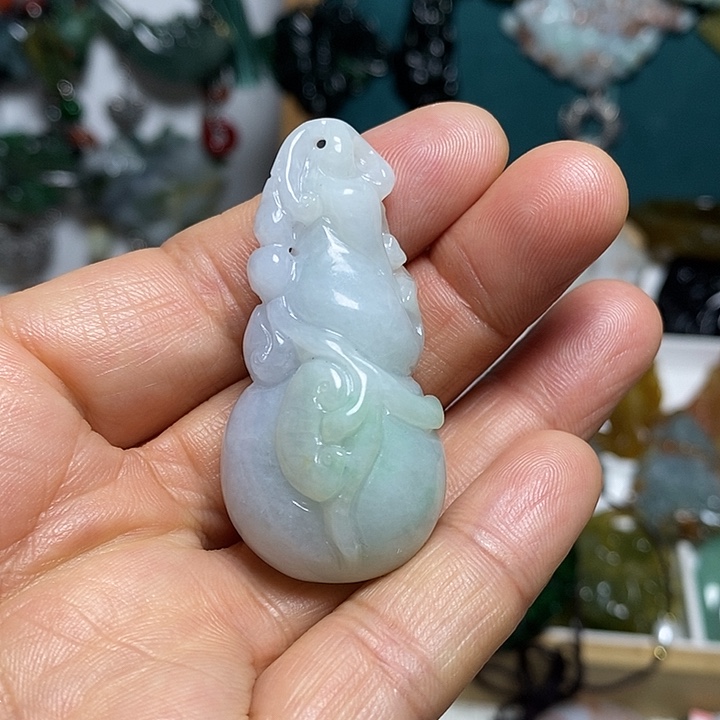 翡翠未镶嵌吊坠(赠链)