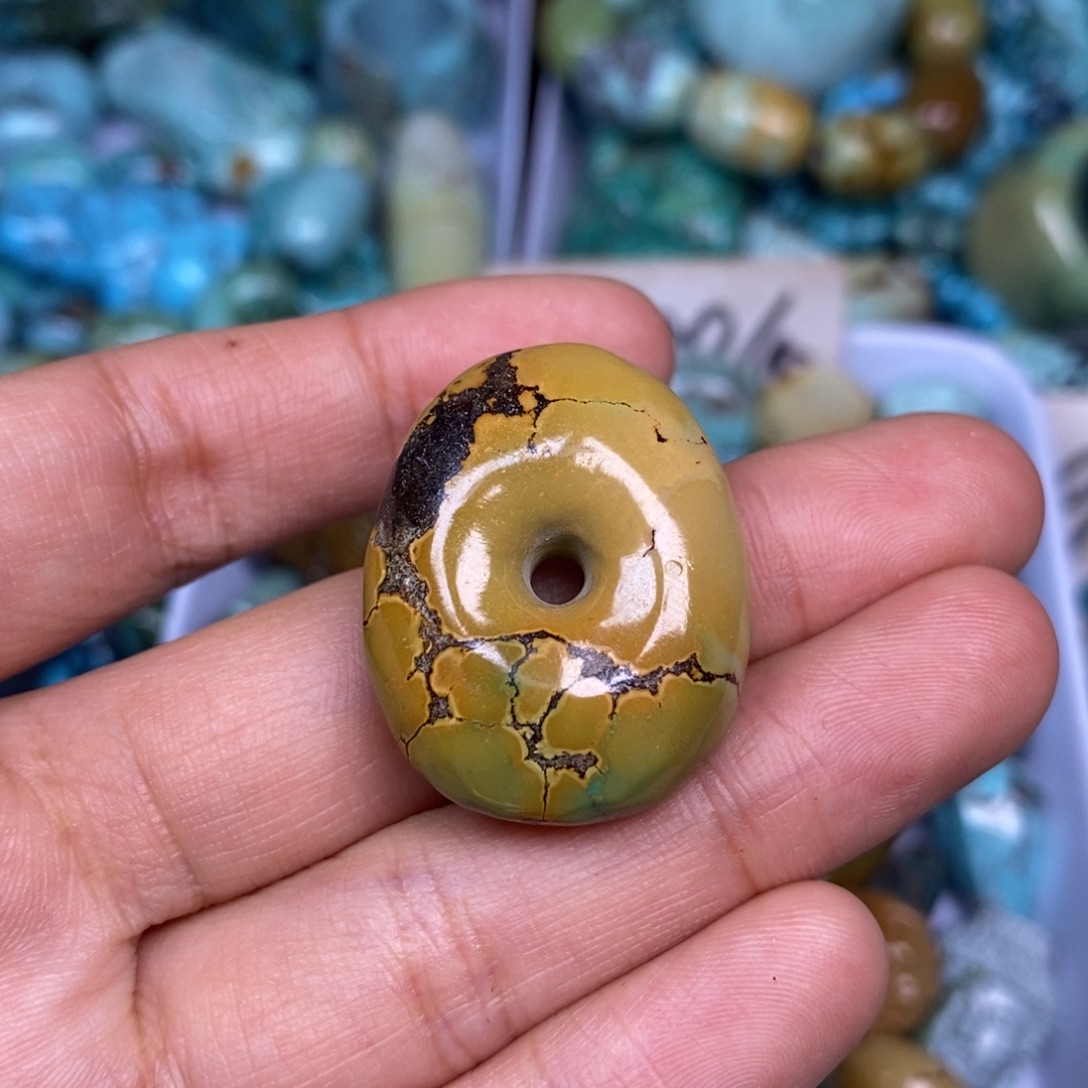 绿松石未镶嵌颈饰