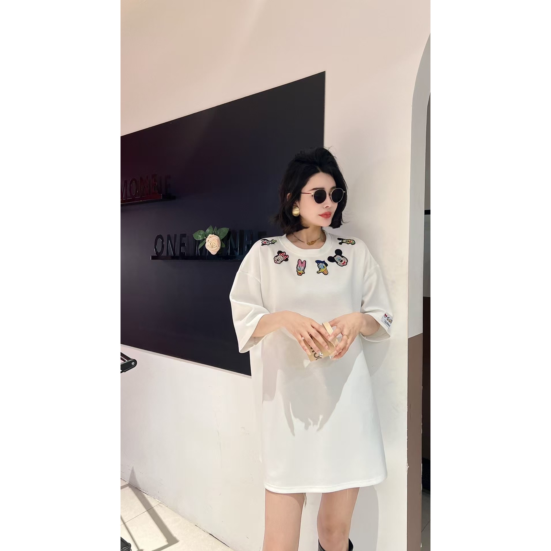 七格格推荐大码休闲显瘦中长款宽松刺绣大衫半袖25139