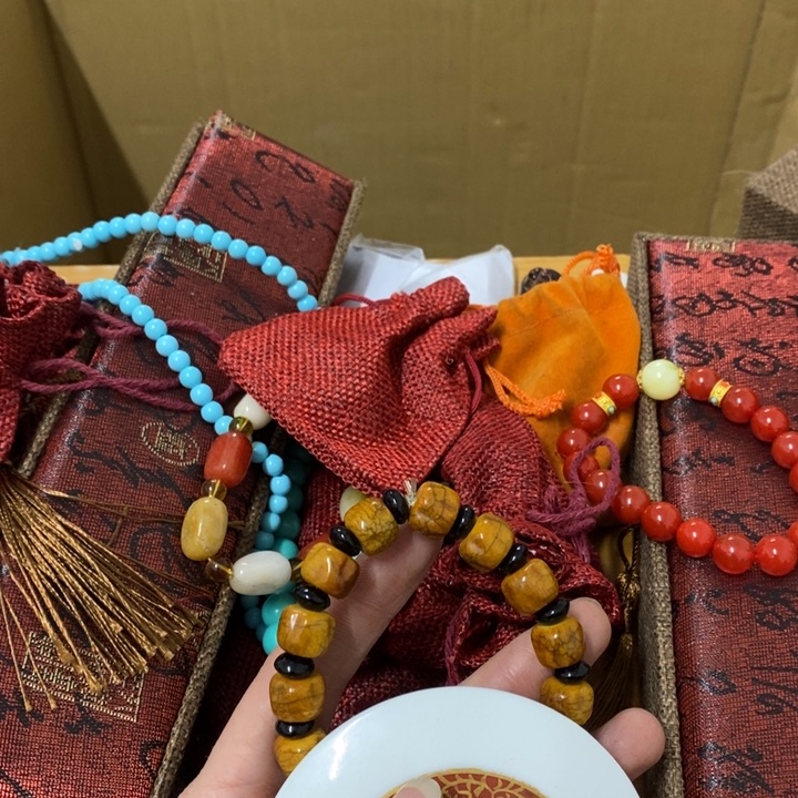 瓷片哈中古工艺品一件