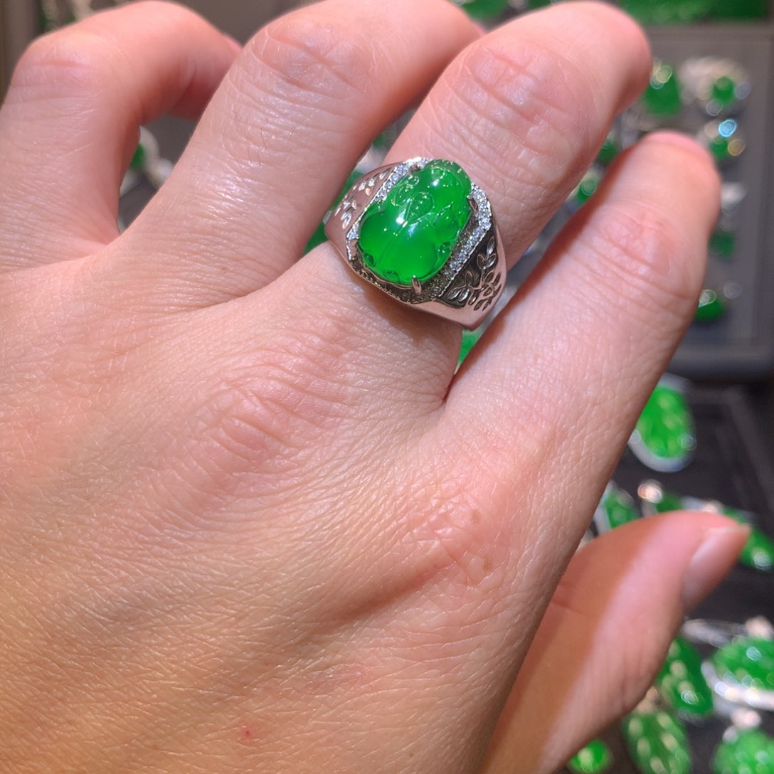 翡翠戒指银S925镶嵌天然翡翠
