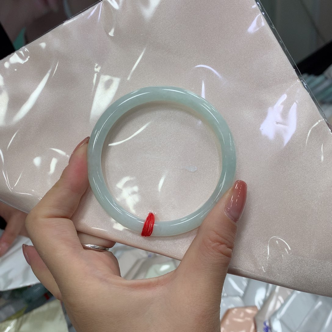 翡翠手镯未镶嵌?**贵买断