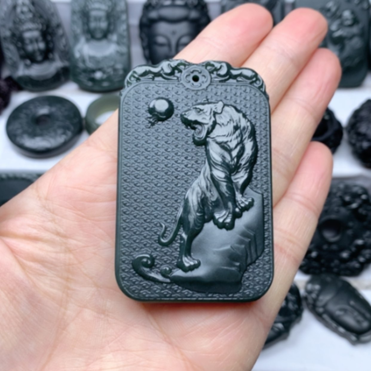 【闪购商品】和田玉颈饰未镶嵌双面雕刻