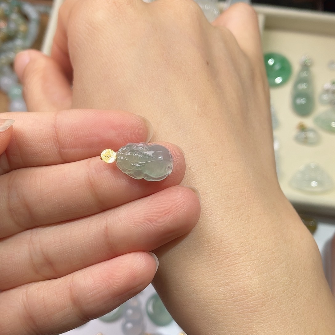 翡翠18K金镶嵌颈饰貔貅714