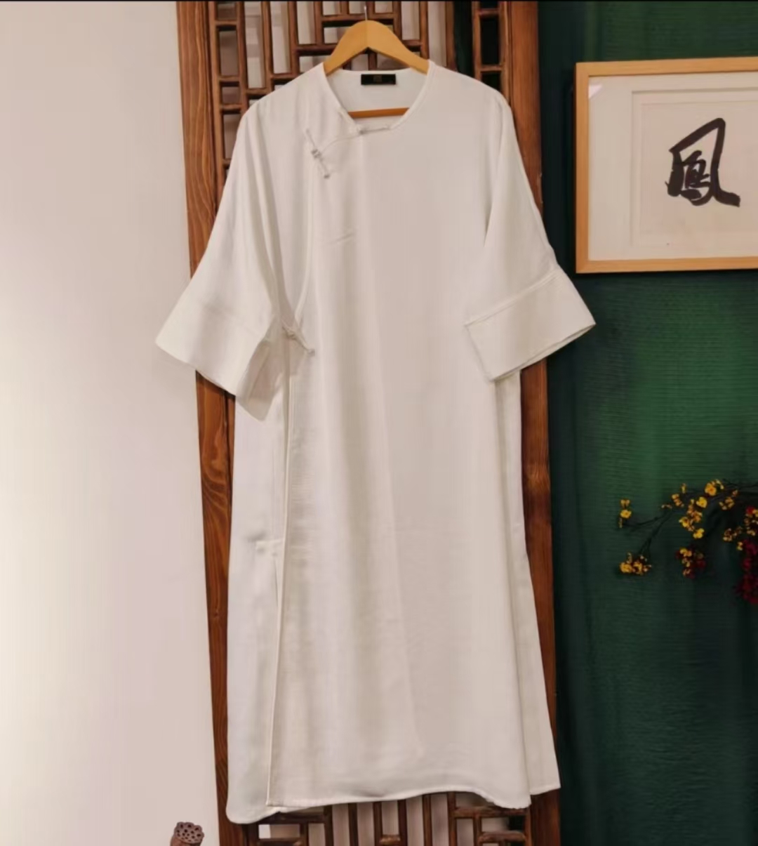 凤徕兮私人定制白色光板圆领包边斜边盘扣连衣裙   LS261-1