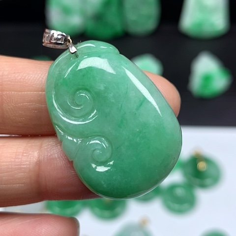 翡翠吊坠(不含链)18K金镶嵌