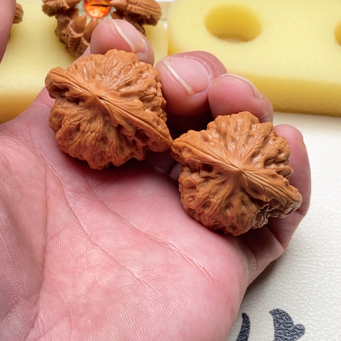 钢***哥核桃手串/手链40金公子