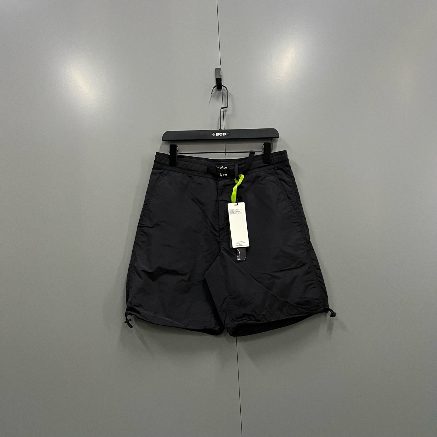 99新 DIOR/迪奥 (ll) 黑色锁扣短裤 46码/610968