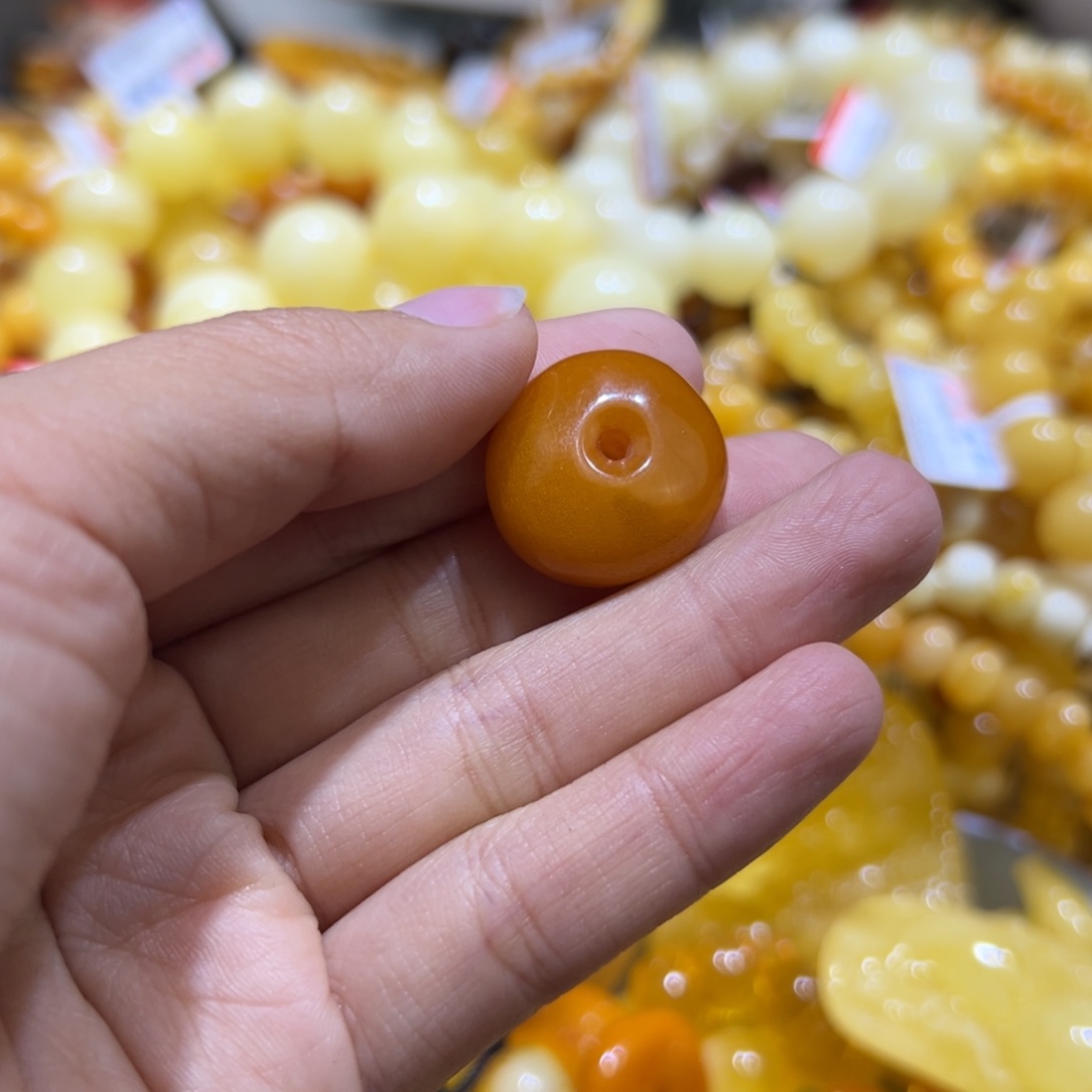 琥珀珠宝奇石未镶嵌