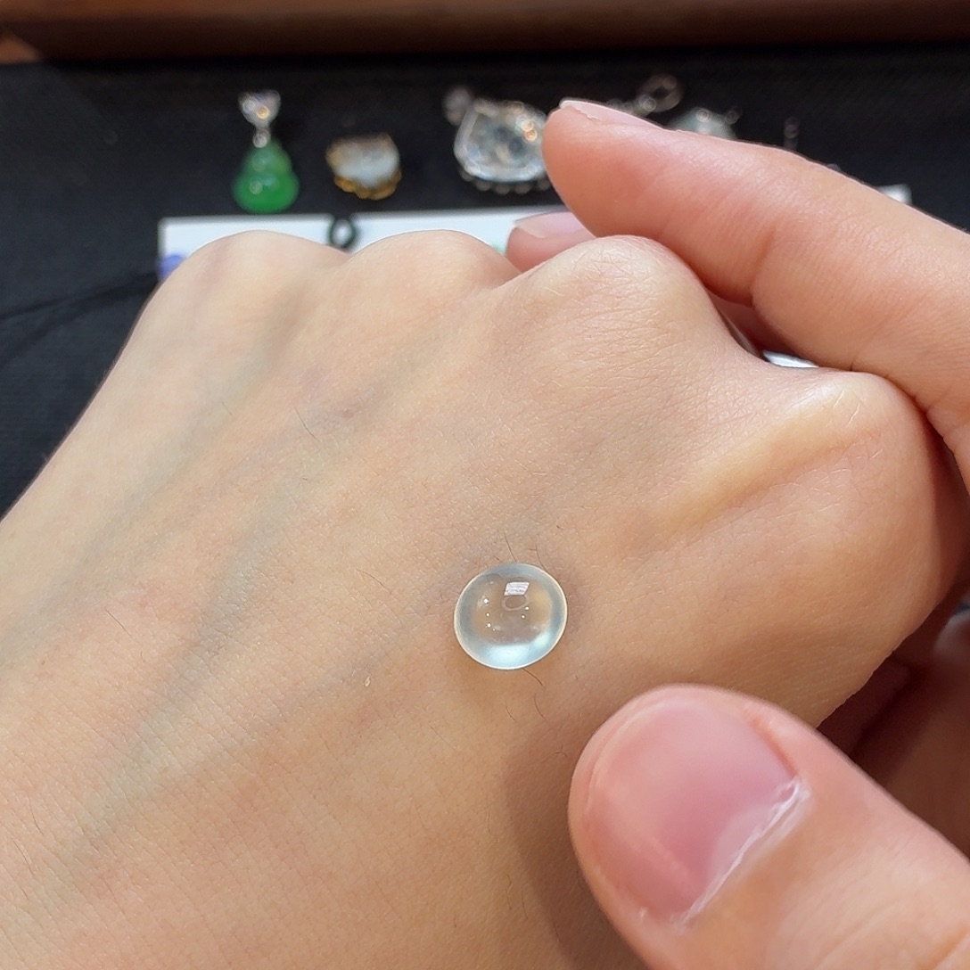 你***棒翡翠未镶嵌颈饰蛋面