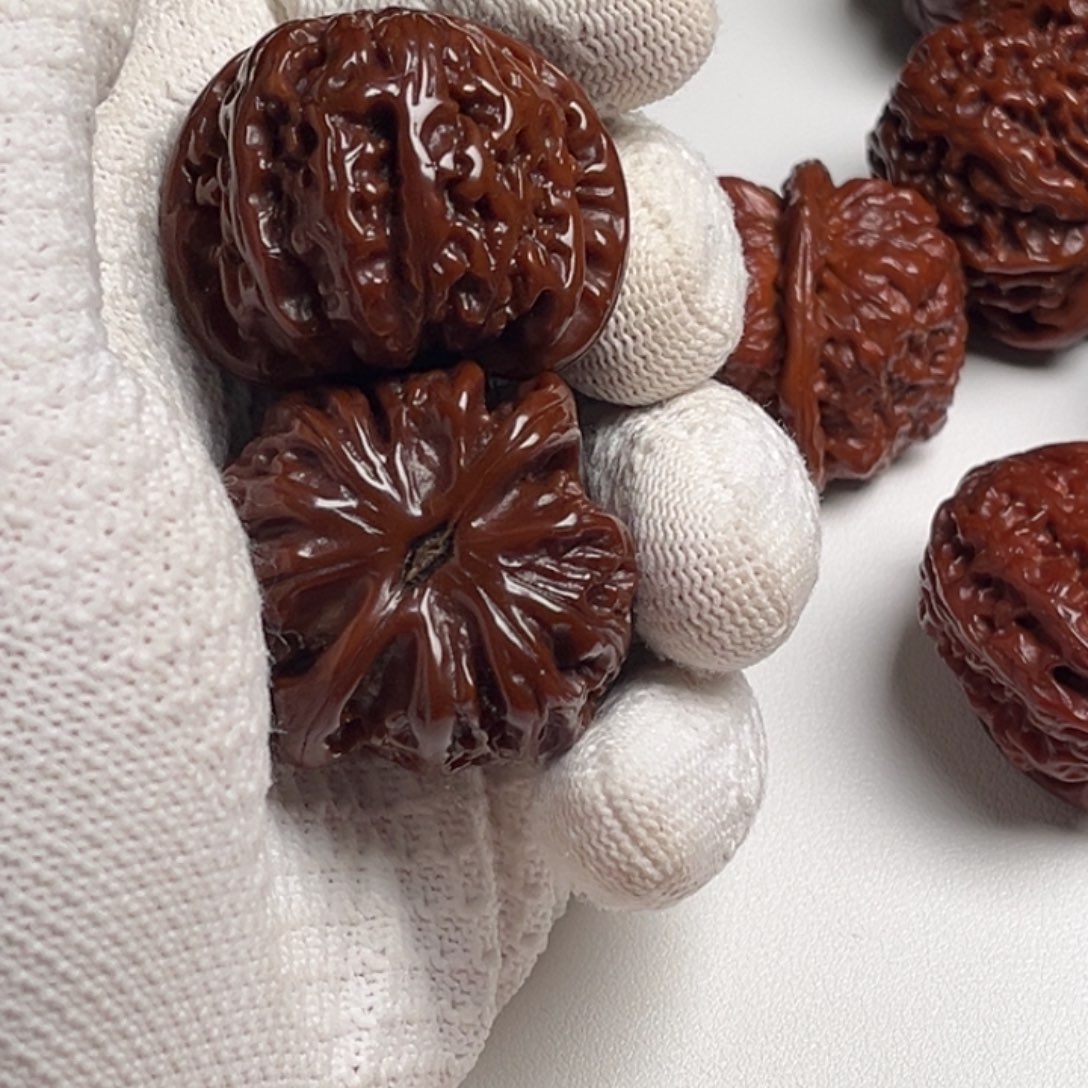 随***瞅吊坠桃核文玩核桃链接