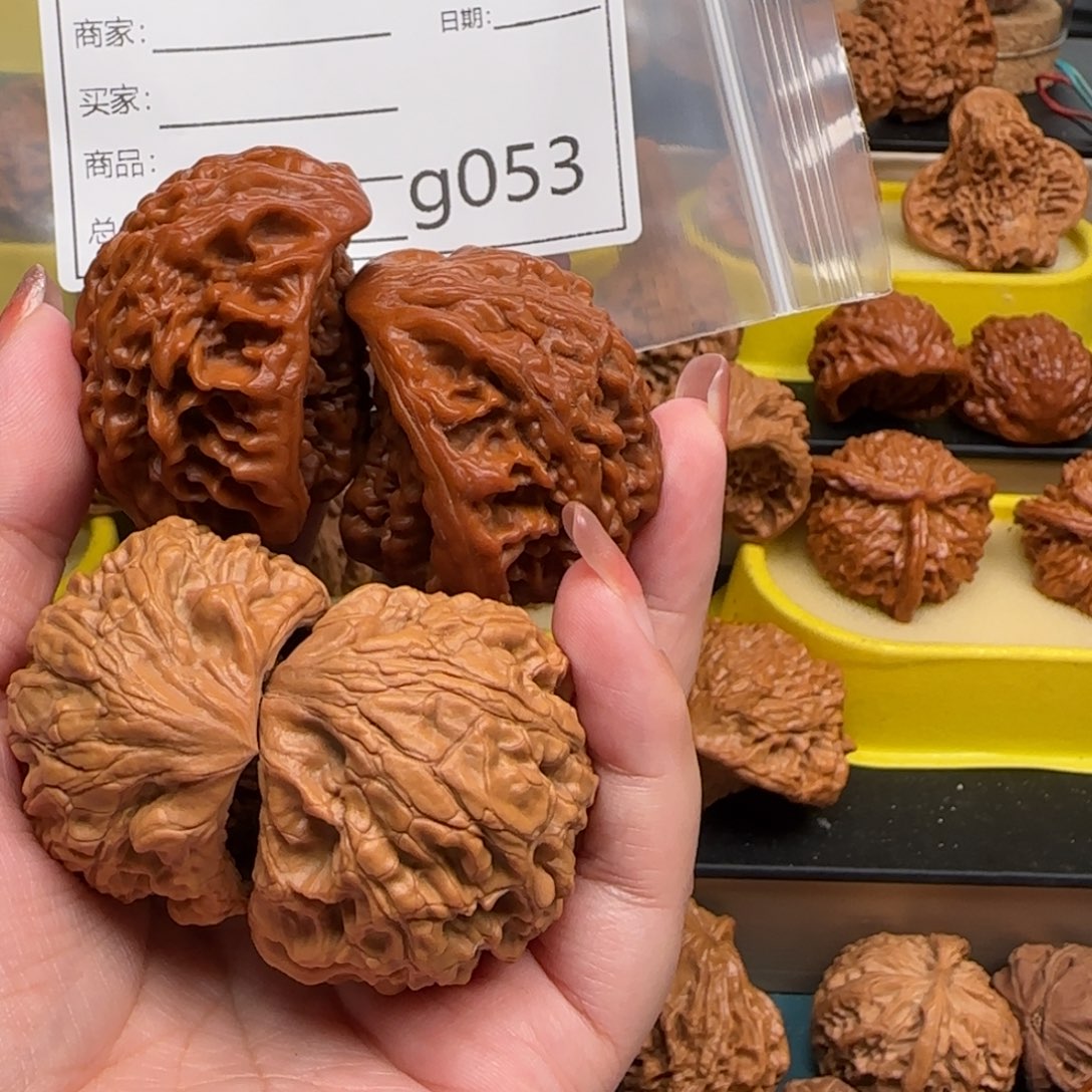 老***3把件桃核蛇王的故事