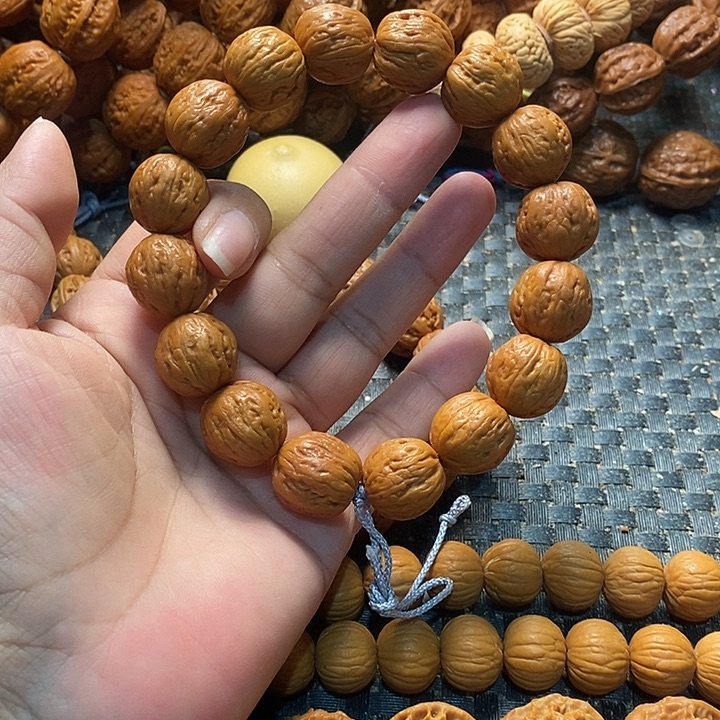 潇***哥文玩核桃手串粗筋