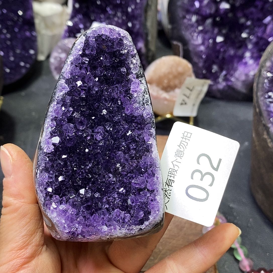 未镶嵌水晶大型摆件（非配饰）