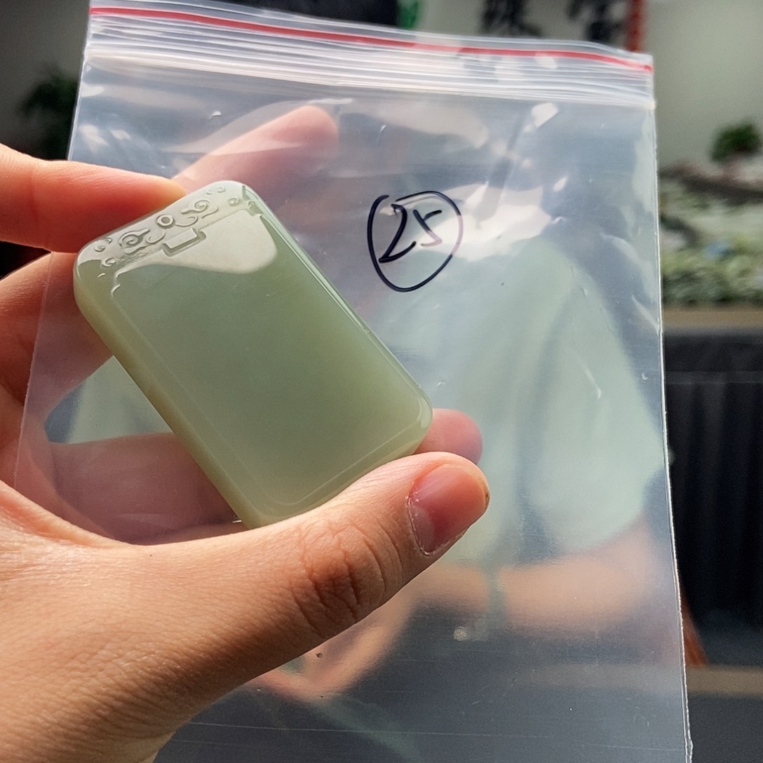 和田玉未镶嵌颈饰颜色多样性发拍一发一