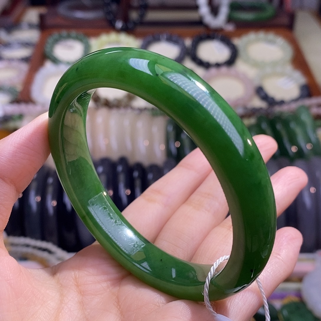 颈饰未镶嵌和田玉碧玉老矿料辣阳绿手镯59收藏级