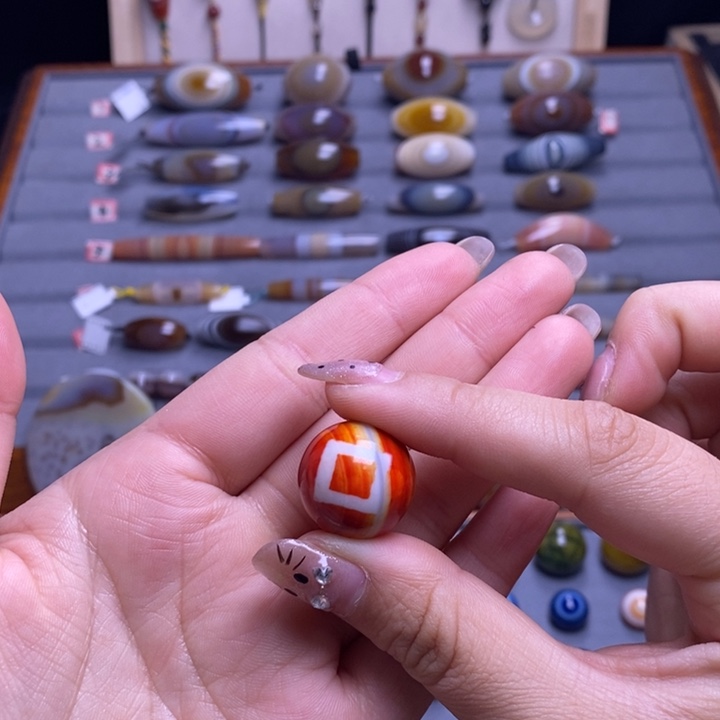 彩***春玛瑙/玉髓未镶嵌颈饰