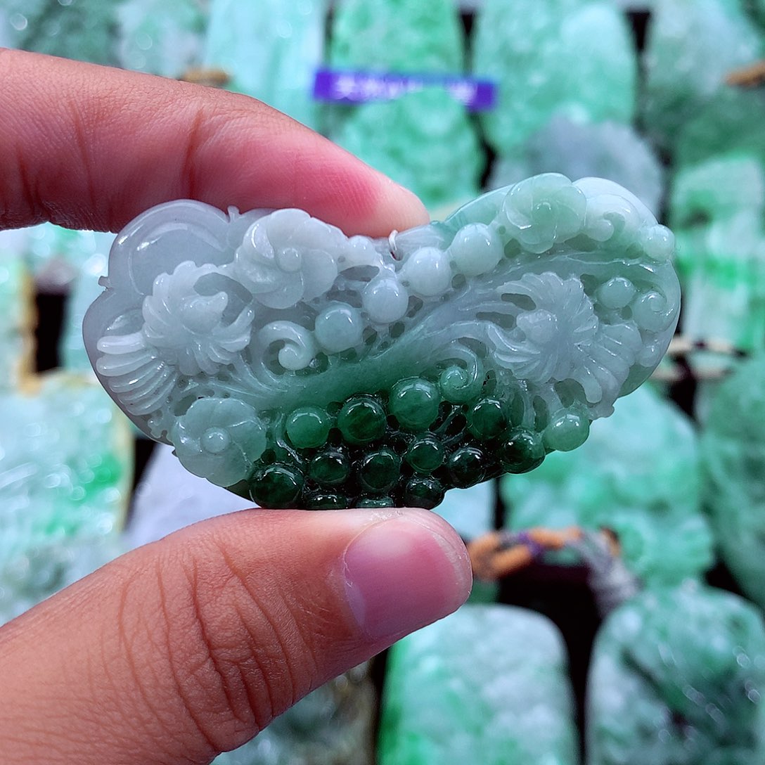 吊坠(不含链)未镶嵌翡翠