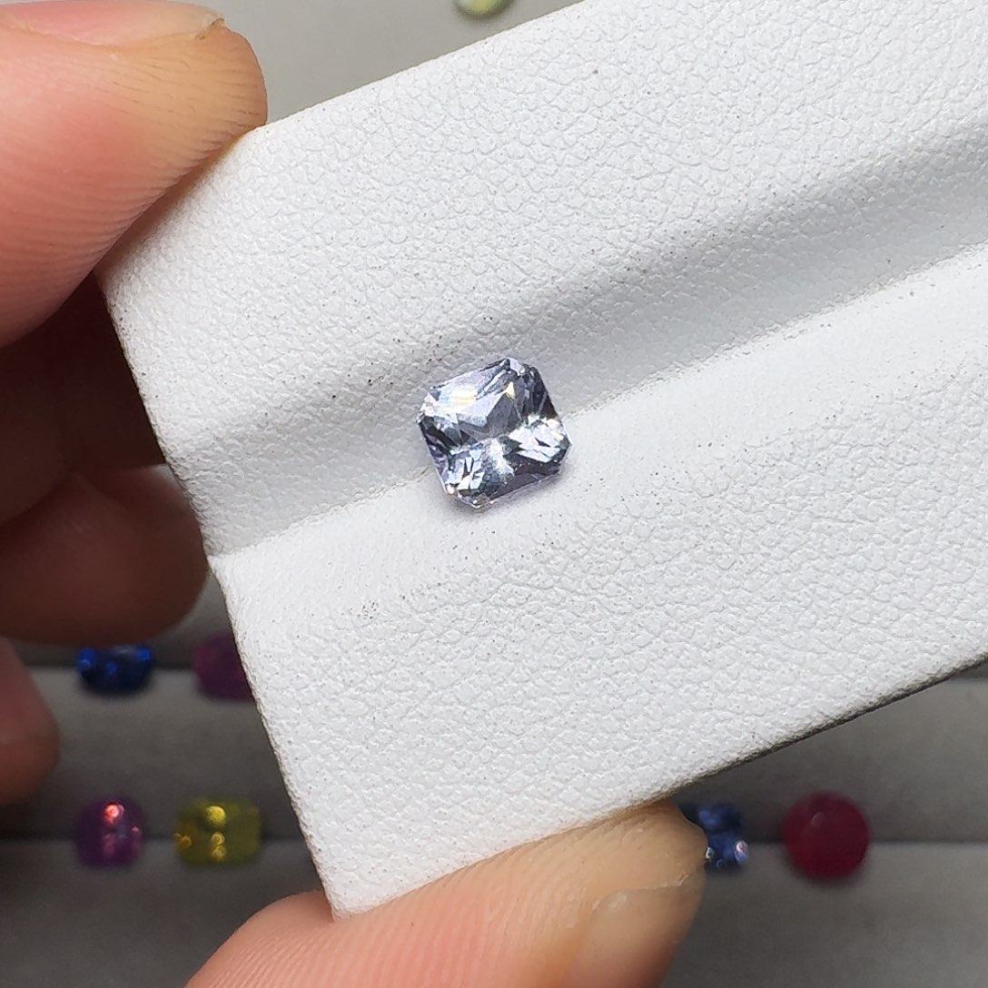 诗***方尖晶石裸石1.1ct尖晶石