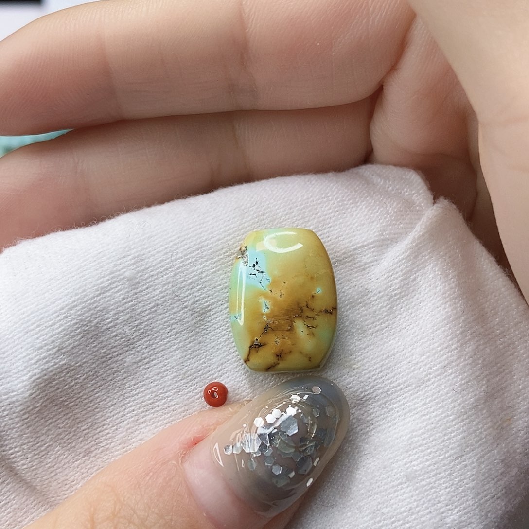 南红玛瑙未镶嵌珠宝奇石