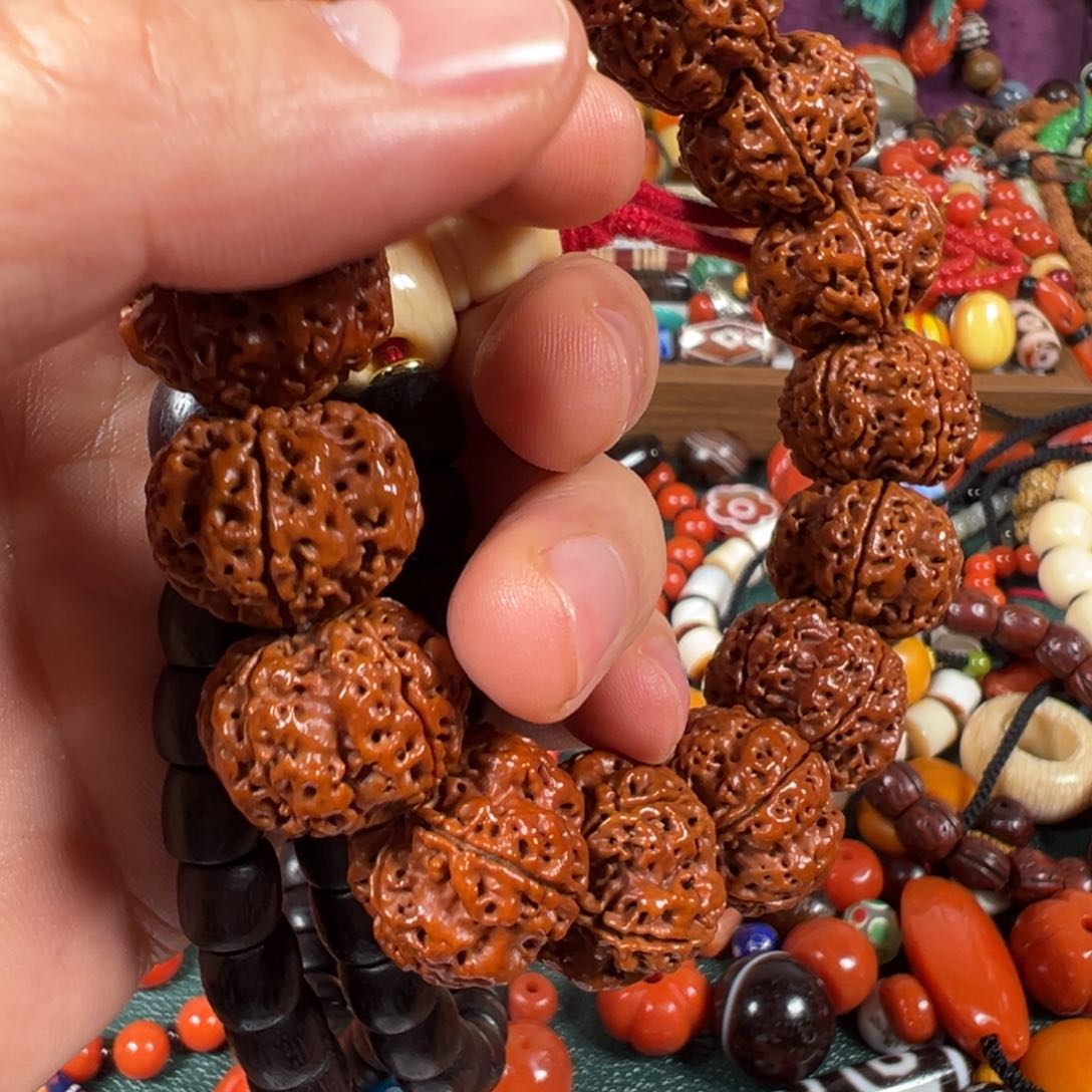 凤眼菩提吊坠甜**甜手持