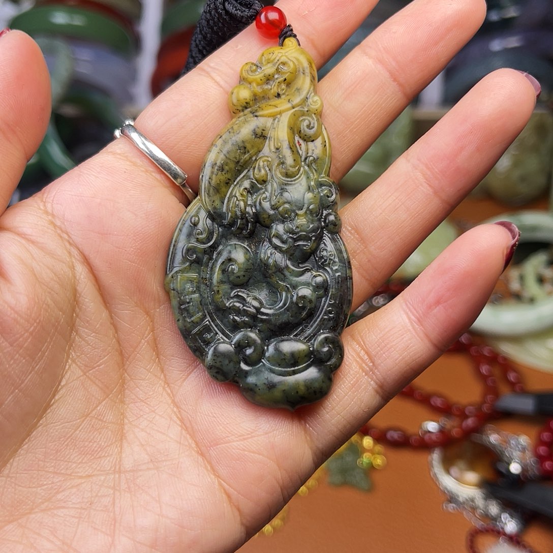 和田玉（糖玉）未镶嵌颈饰