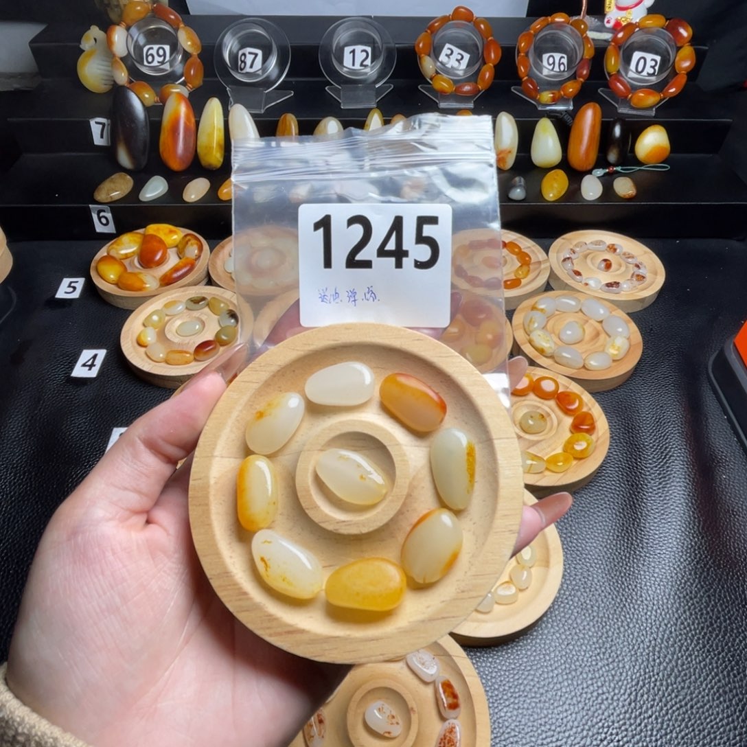 好***霸和田玉未镶嵌手链