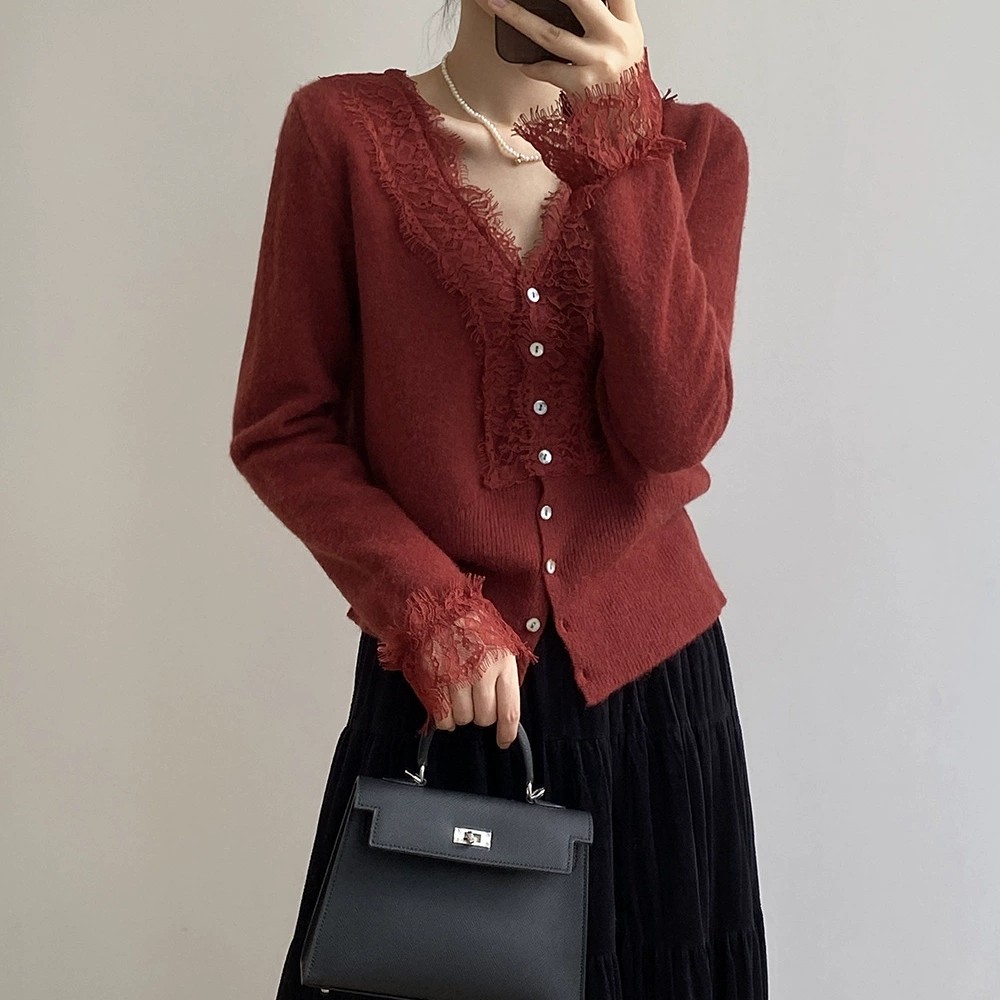 女毛针织衫V领蕾丝拼接慵懒风高级感别致内搭早秋上衣