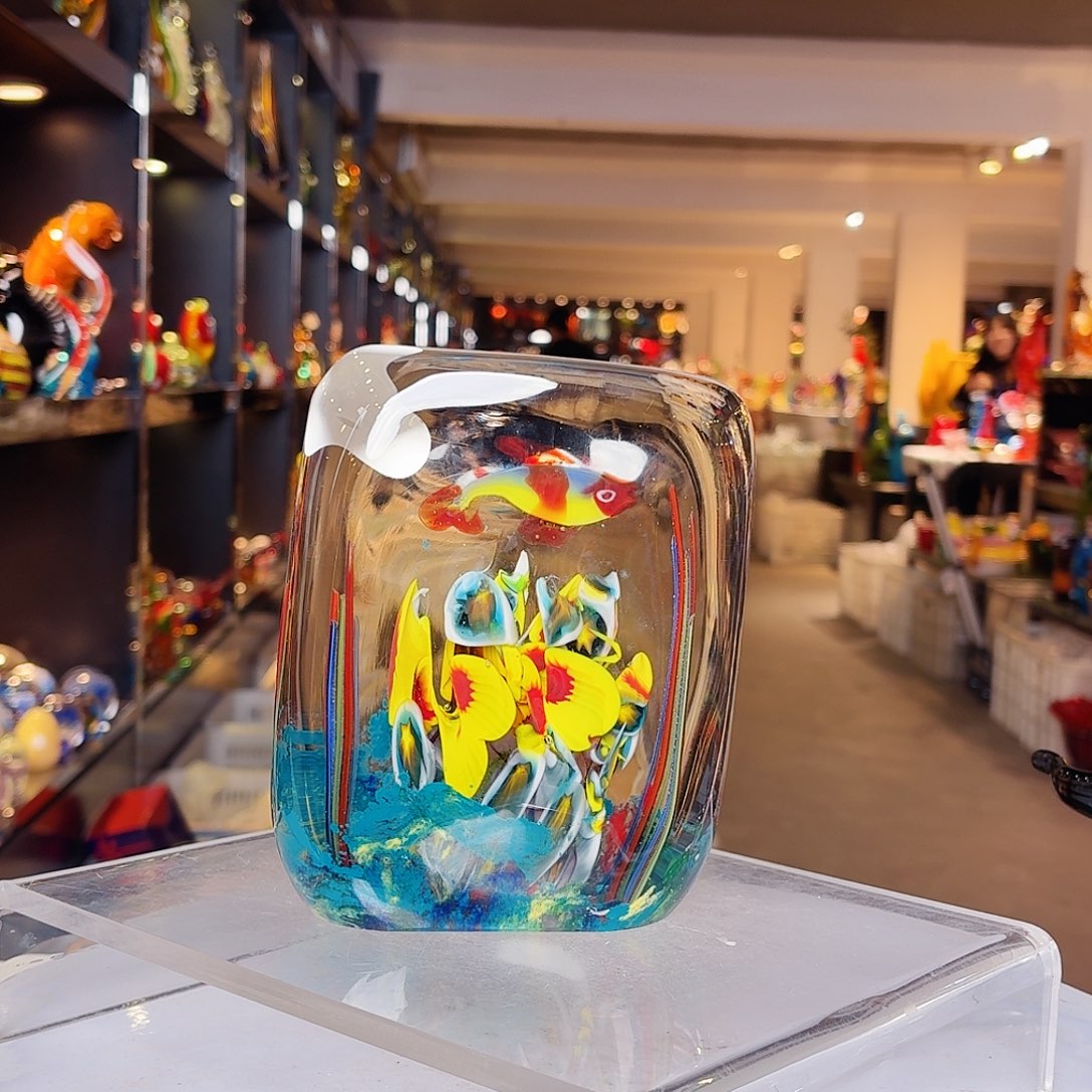 立***夏琉璃手工艺品琉璃岛和白玉塔组成新