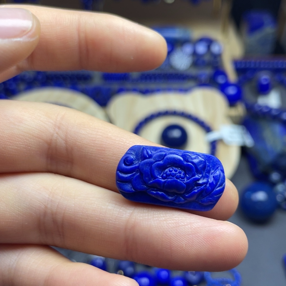 青金石未镶嵌手牌