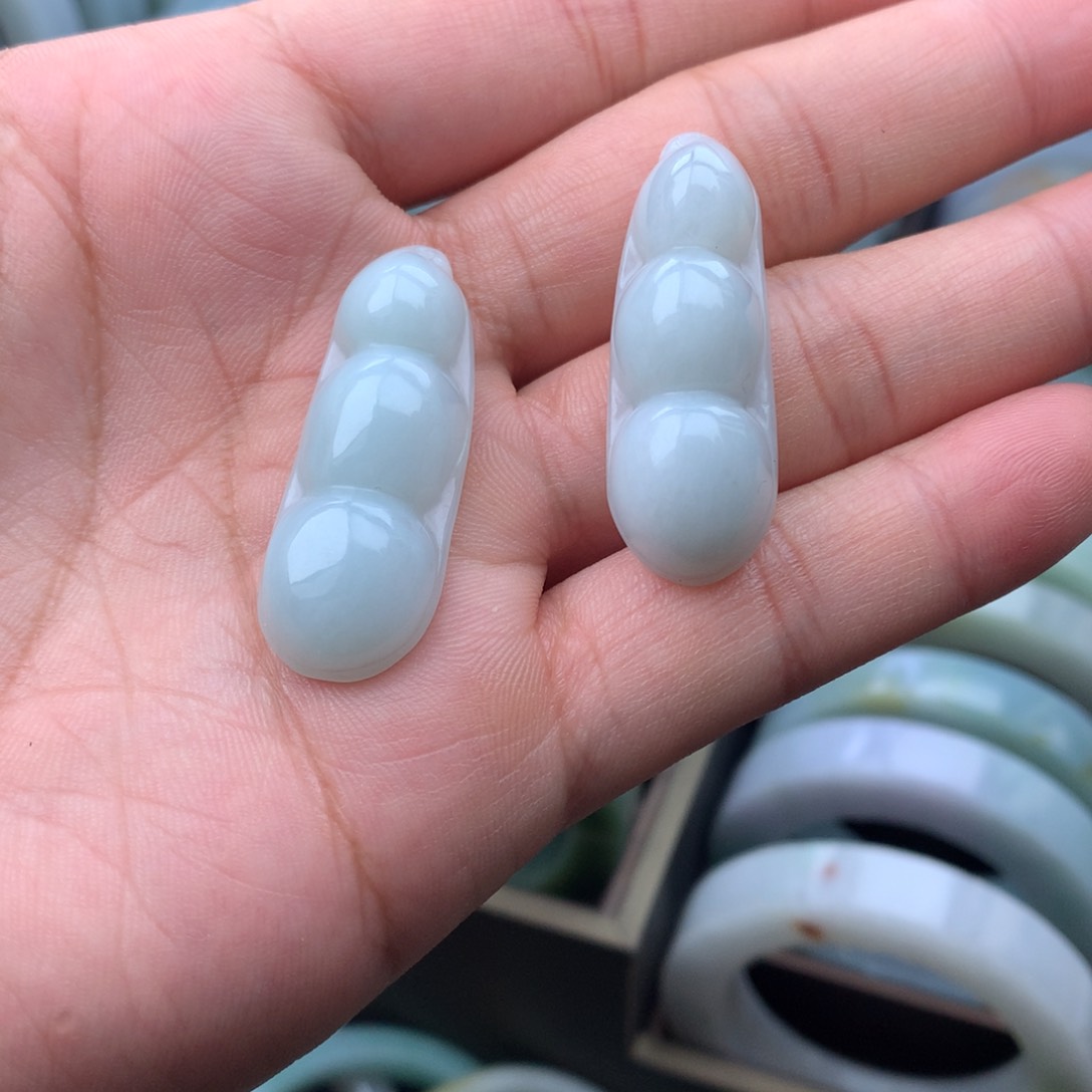 颈饰未镶嵌翡翠挂件