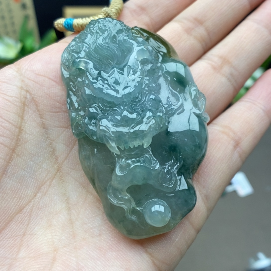 翡翠未镶嵌颈饰吊坠