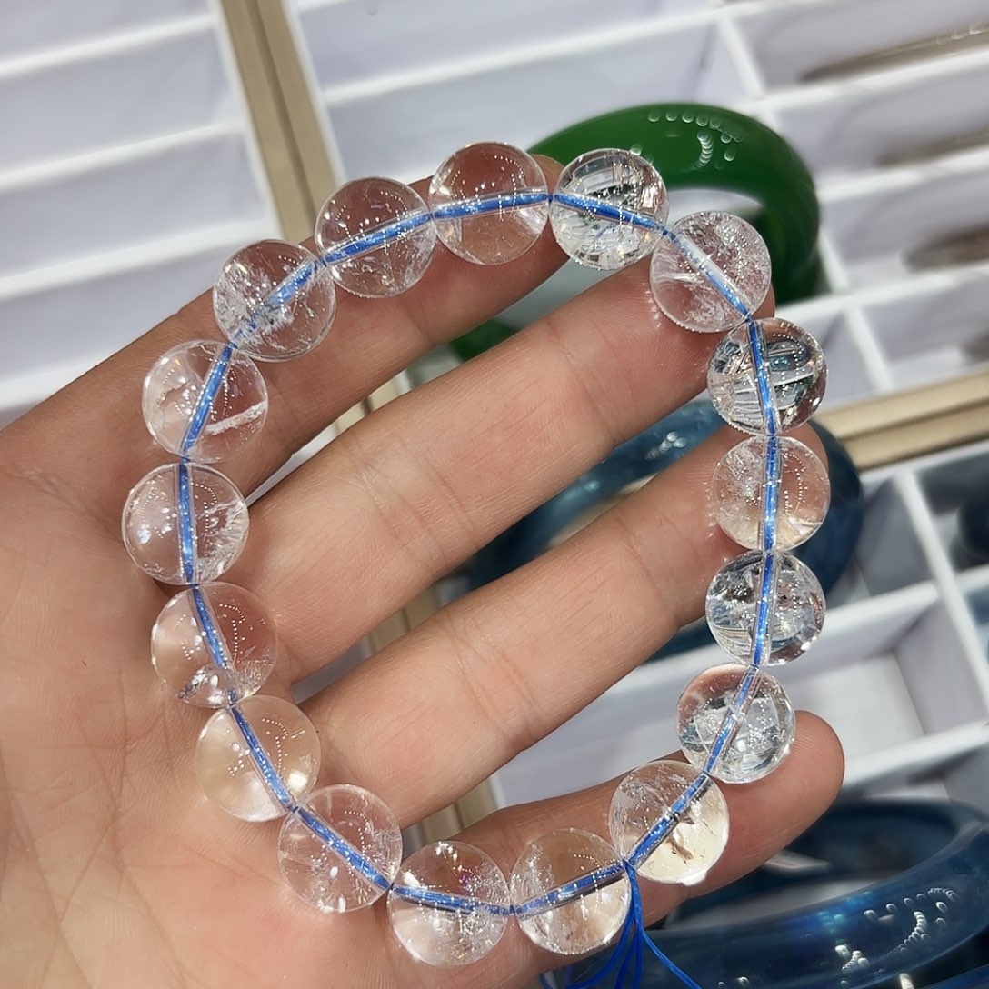 水晶手链未镶嵌我****?水晶