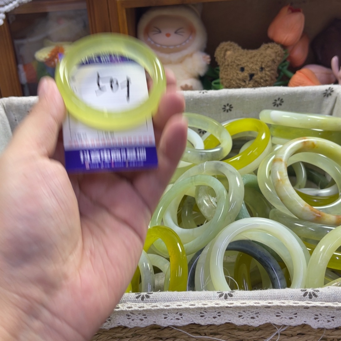 蛇纹石玉未镶嵌手镯187瑕疵