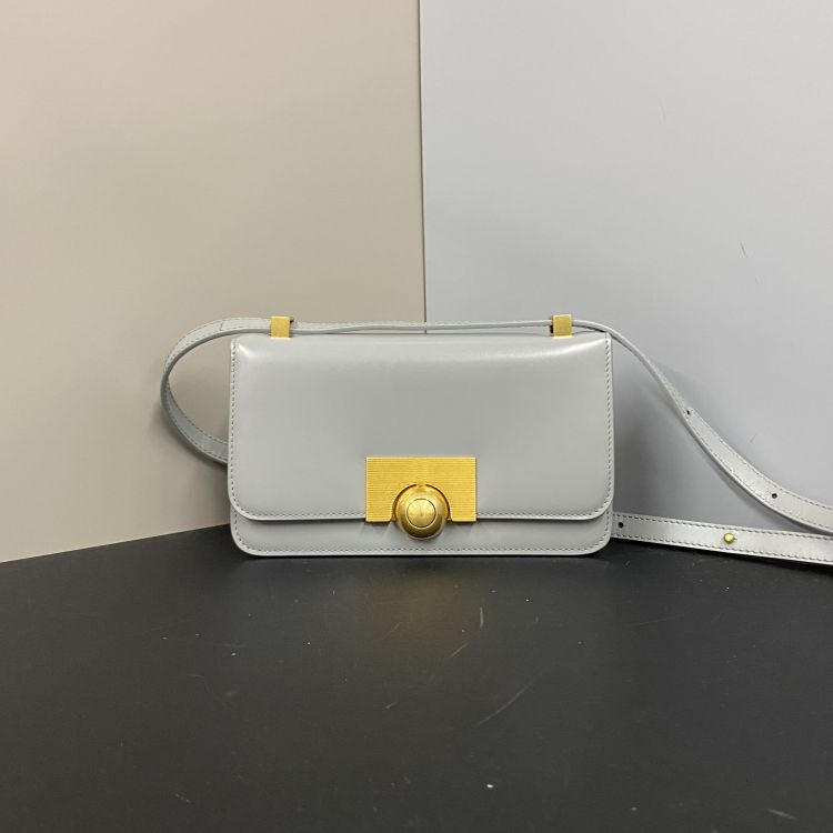 95新/葆蝶家/C18375957045/[251231CZ02]