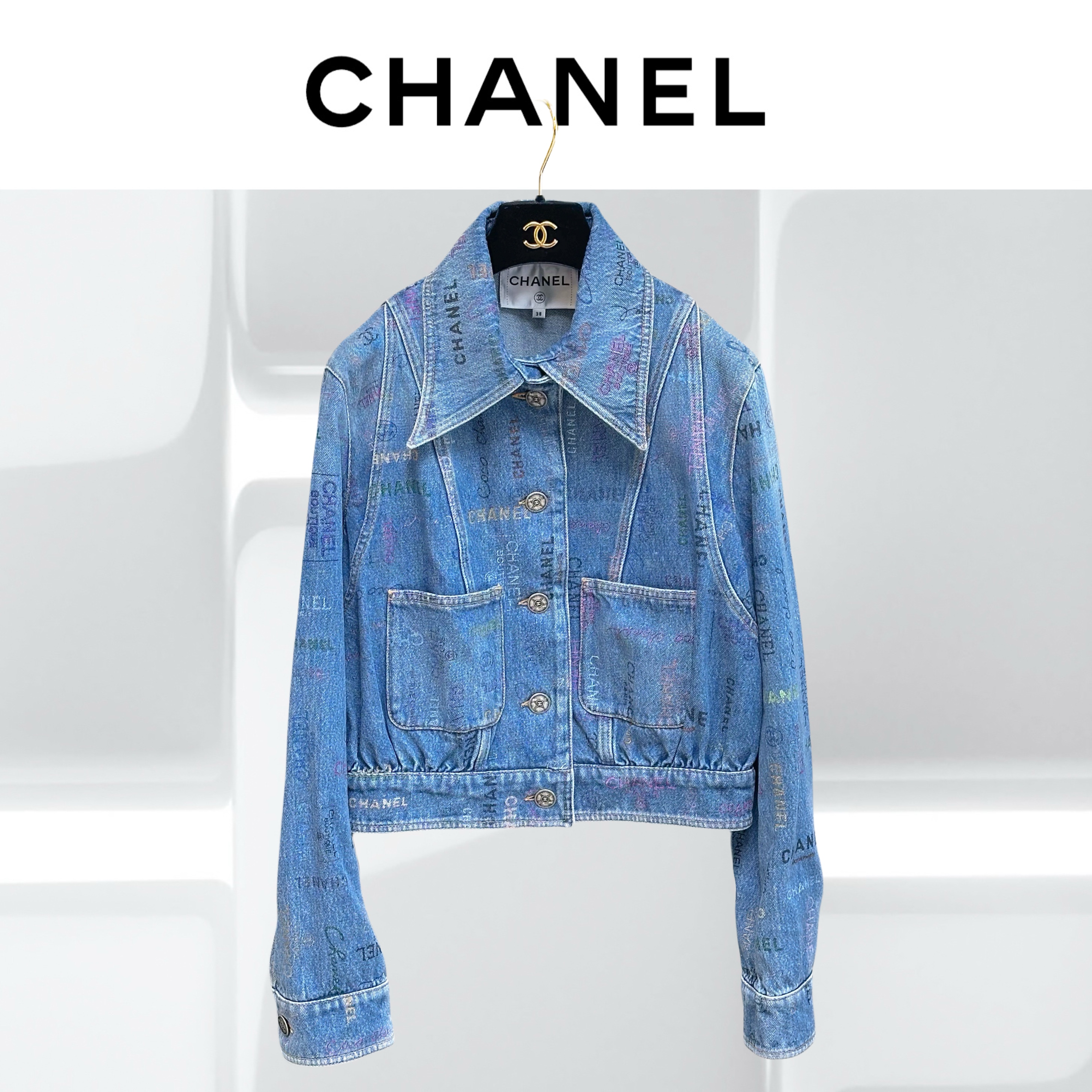 99新 Chanel/香奈儿 38码 蓝色拼彩色字母 长袖 牛仔外套