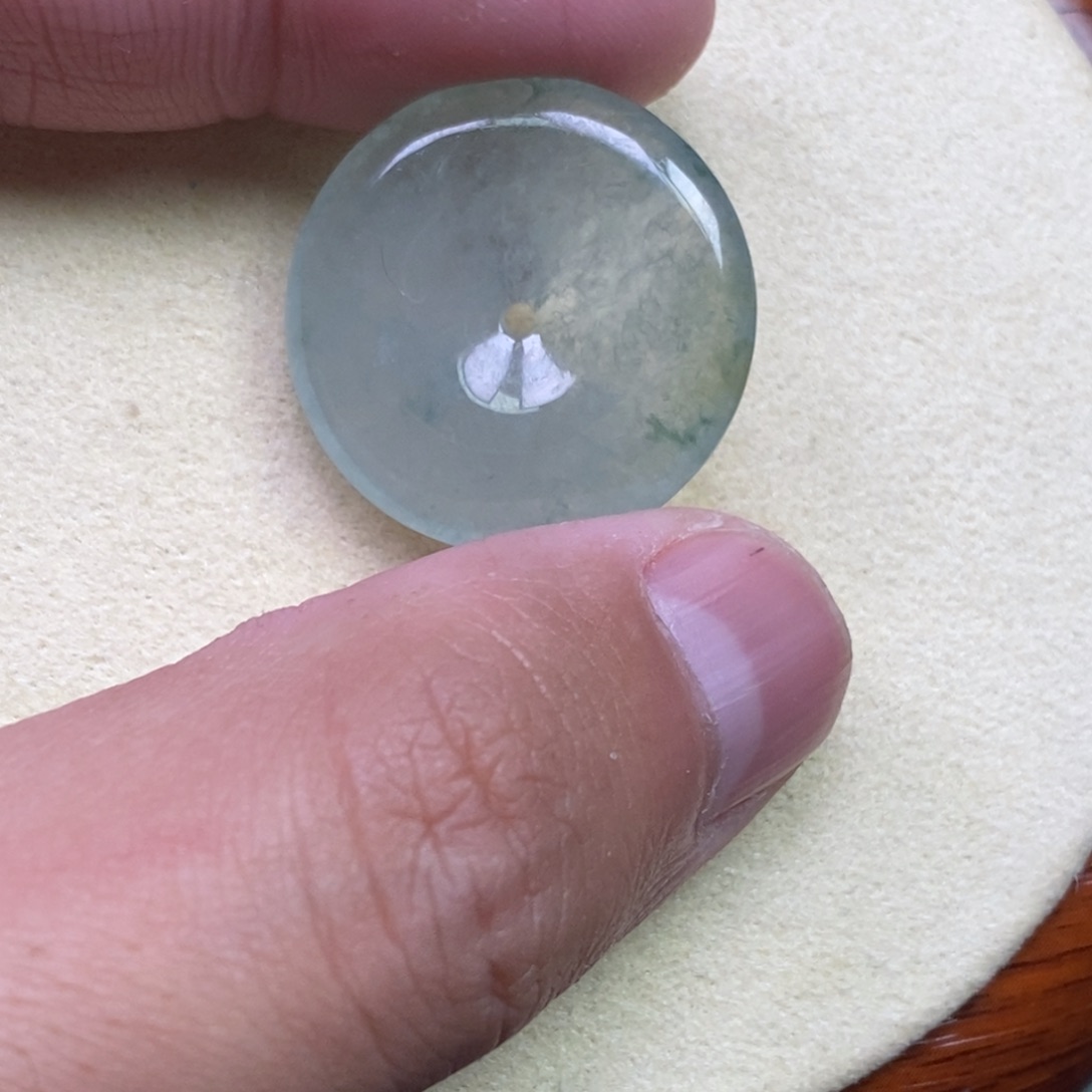 翡翠未镶嵌颈饰平安扣