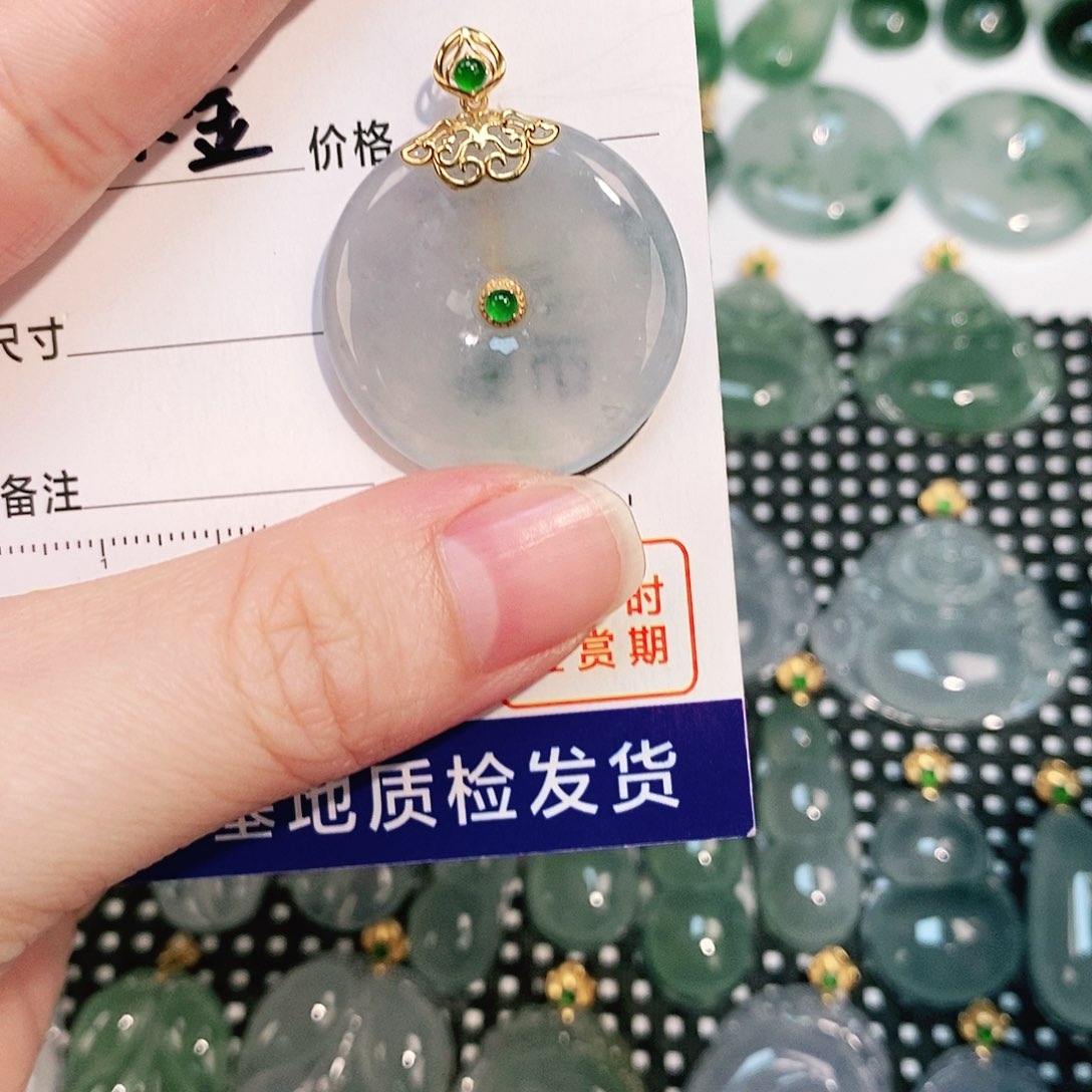 翡翠颈饰18K金镶嵌吊坠