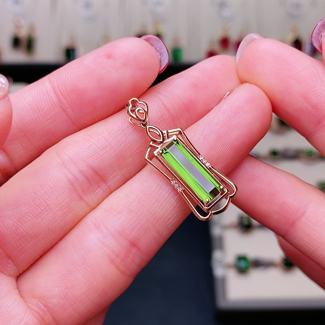 绿色碧玺吊坠18K金镶嵌