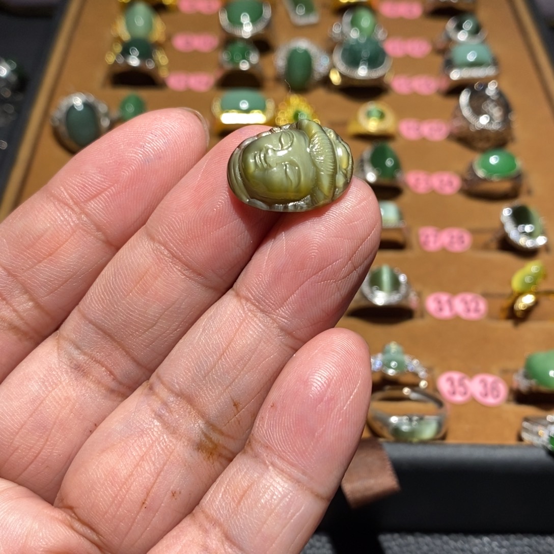 明***好和田玉未镶嵌珠宝半成品