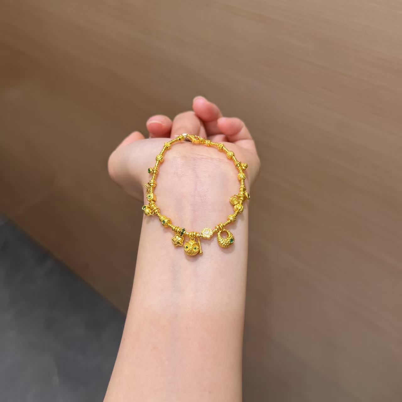 【菠萝珠宝】足金999 猫头鹰 锤纹福袋简易时尚手链 金重：17.50克