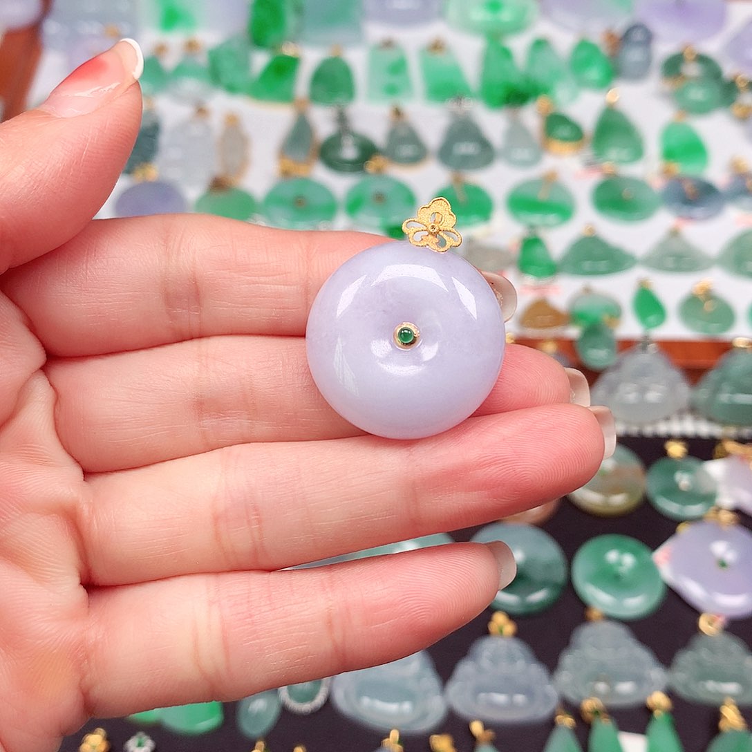 翡翠颈饰18K金镶嵌天然翡翠A货