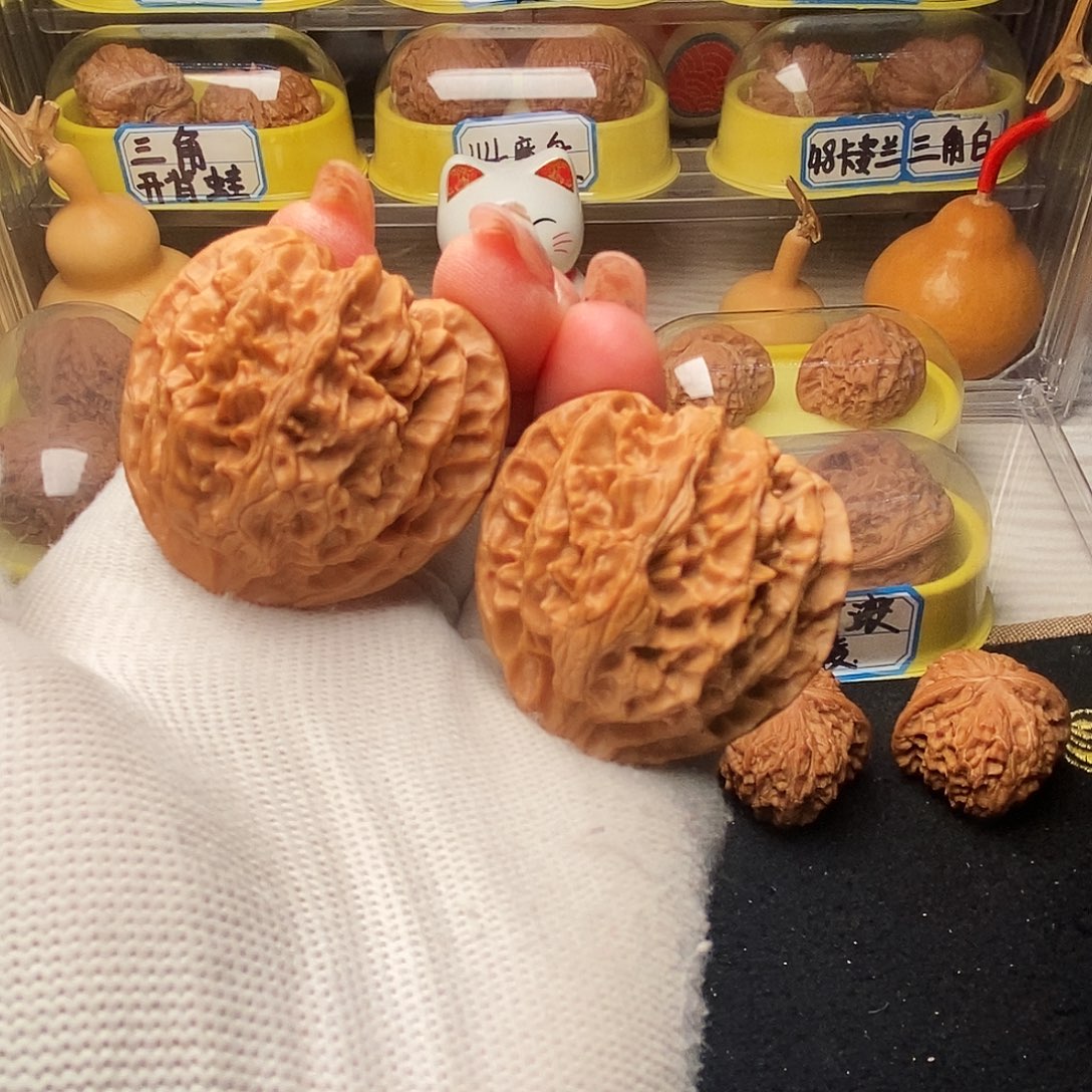 文玩核桃吊坠三角苹果园