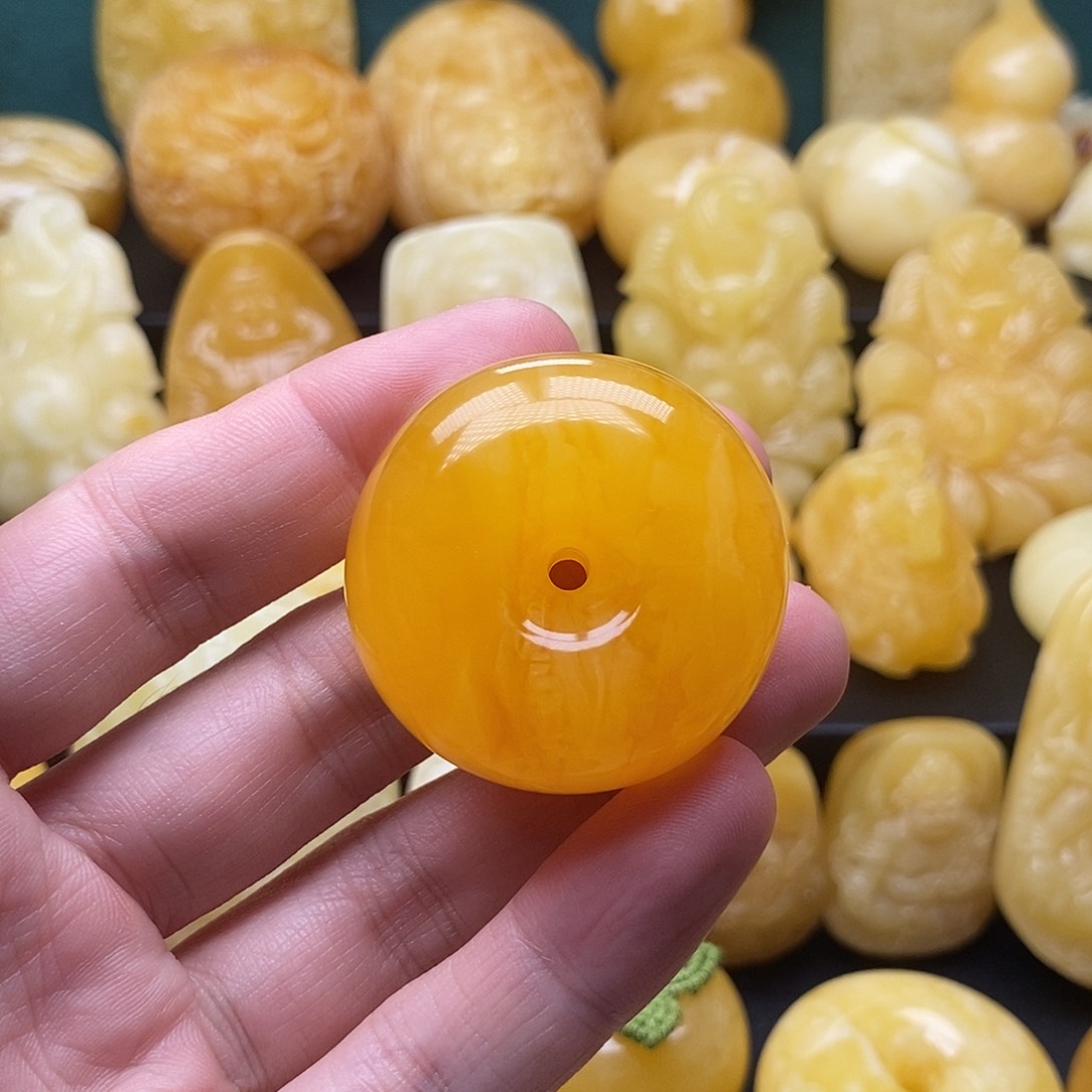 琥珀颈饰未镶嵌琥珀蜜蜡吊坠