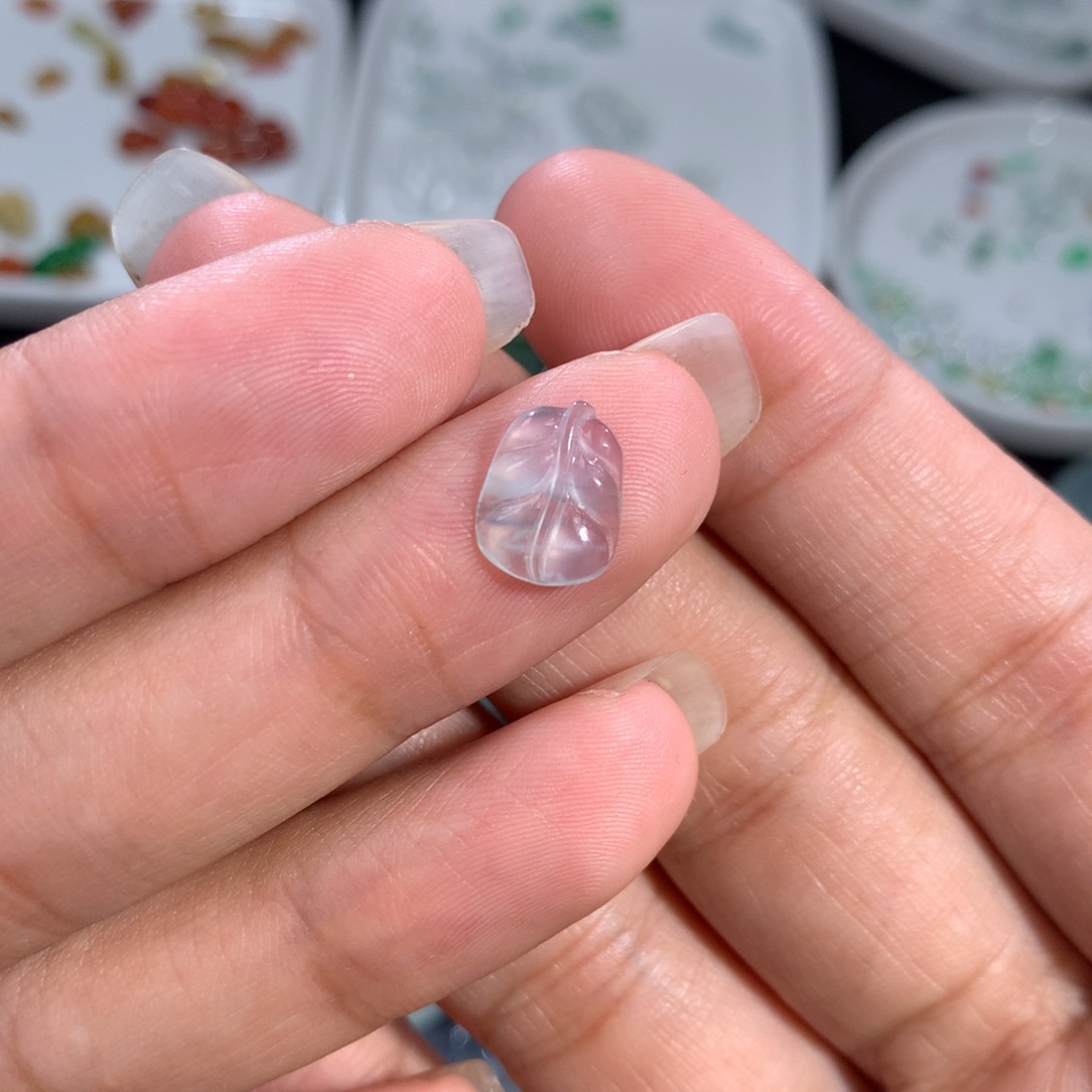 翡翠裸石未镶嵌蓝飘花叶子