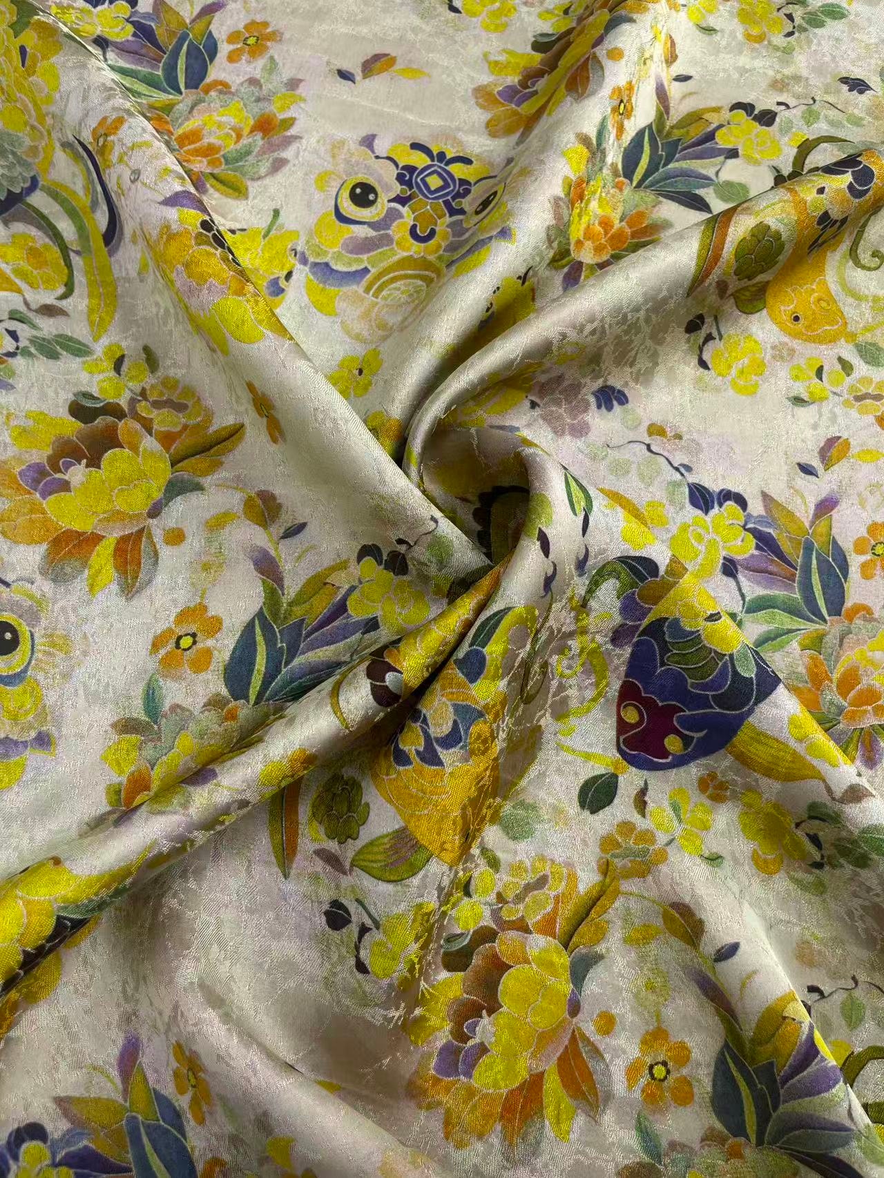 【瑞兽呈祥】复古植物真丝提花古法香云纱旗袍奥黛套装