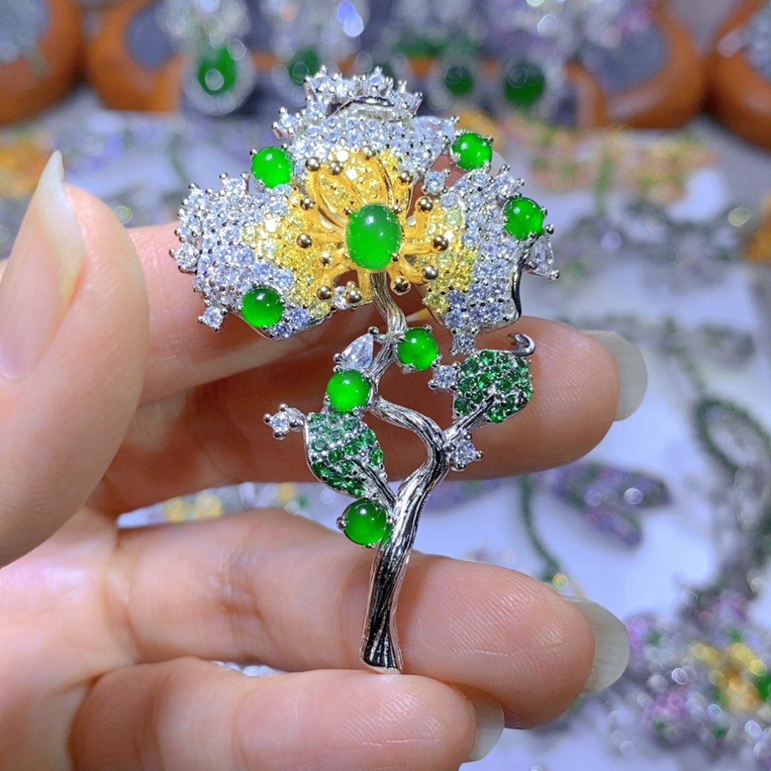 翡翠颈饰银S925镶嵌天然翡翠