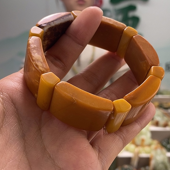 和田玉有瑕，手牌未镶嵌