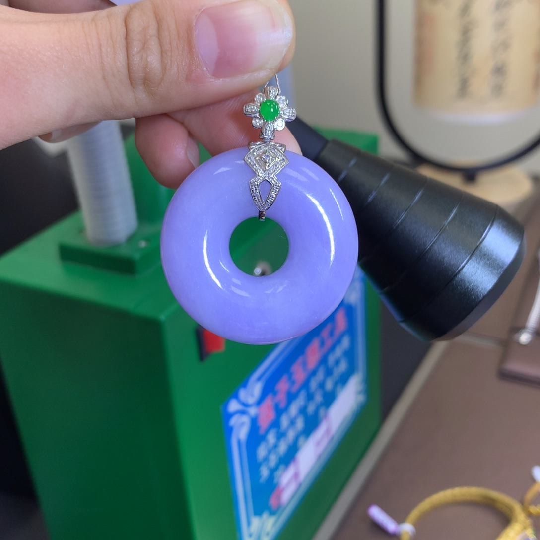 翡翠颈饰18K金镶嵌翡翠